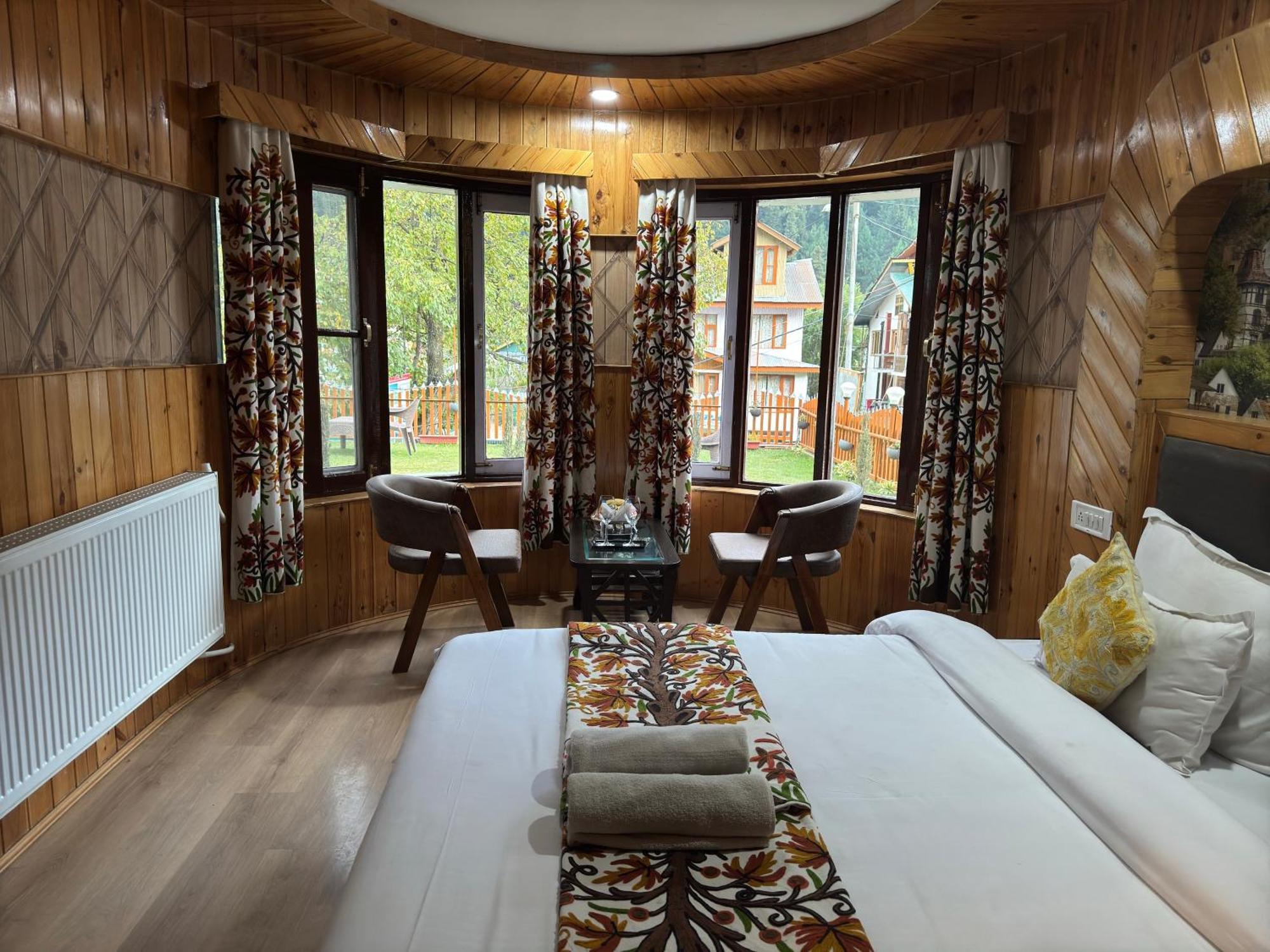 فندق Bombay Palace باهالغام المظهر الخارجي الصورة